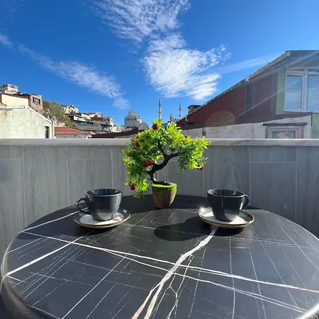 Taksim Larissa Aparthotel 4*